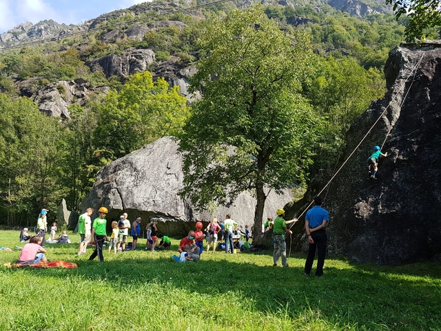 13 VGV Raduno Val Grande Verticale arrampicata per bambini